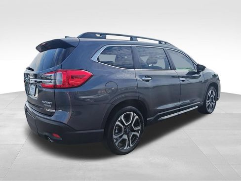 Used 2025 Subaru Ascent Touring AWD/4WD image 5