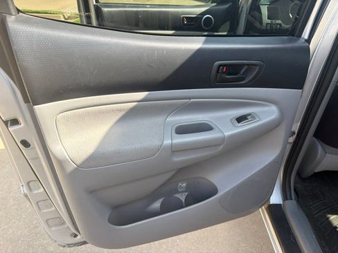 Used 2010 Toyota Tacoma PreRunner RWD image 17