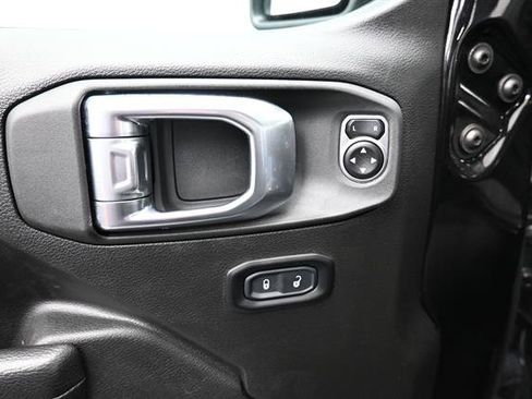 Used 2025 Jeep Wrangler Unlimited Sport AWD/4WD image 5