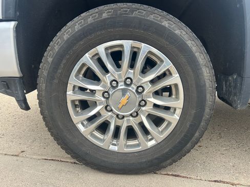 Used 2022 Chevrolet Silverado 3500 High Country image 9