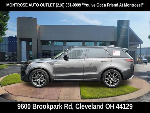 Used 2024 Land Rover Range Rover Sport SE AWD/4WD image 8