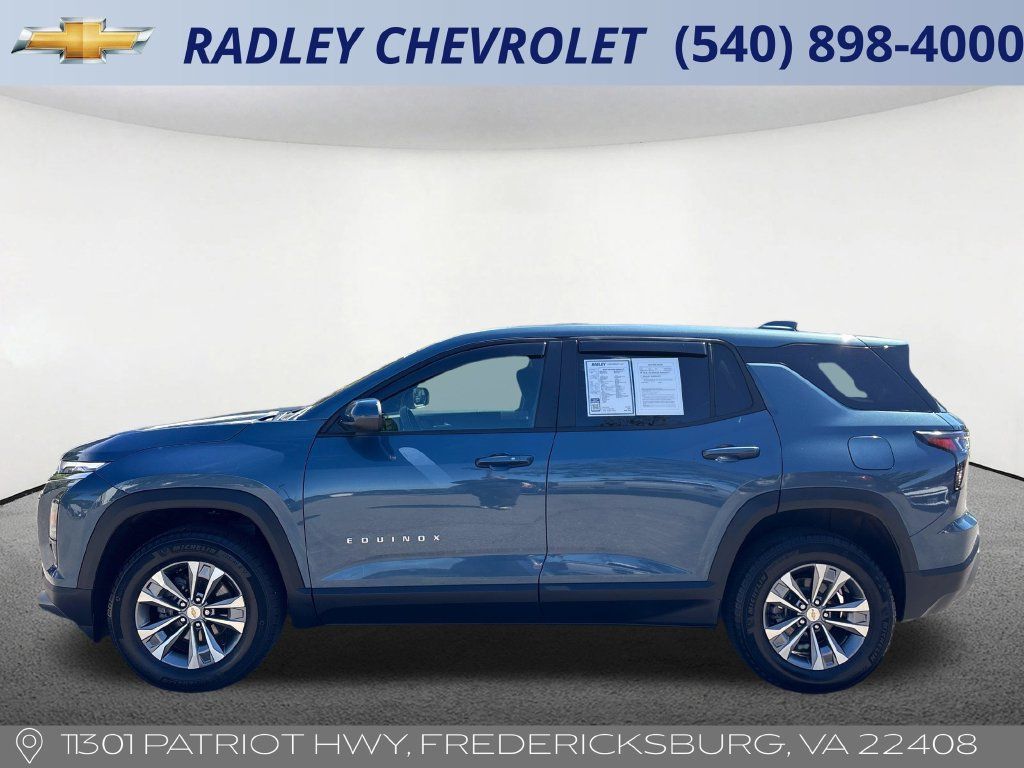 Used 2026 Chevrolet Equinox LT AWD/4WD image 16