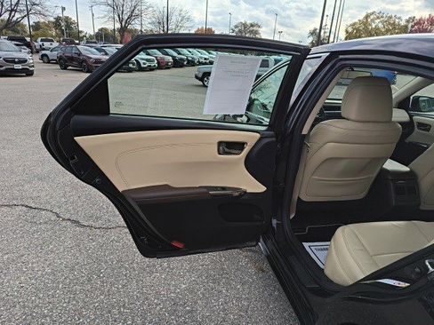 Used 2014 Toyota Avalon XLE image 12