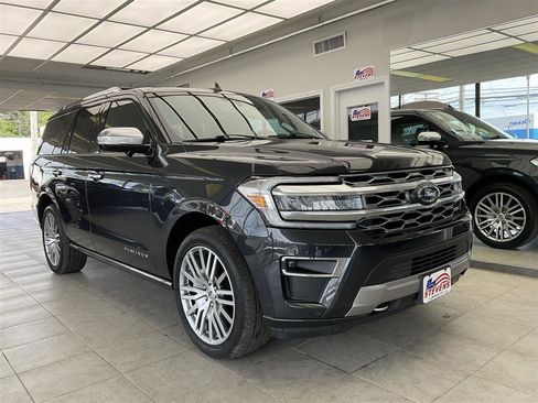 Used 2023 Ford Expedition Platinum AWD/4WD image 1