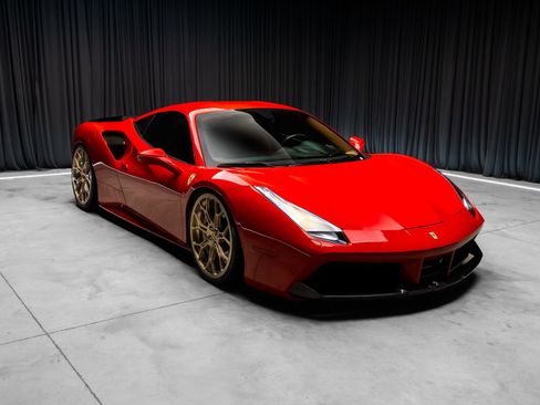 Used 2018 Ferrari 488 GTB RWD image 16