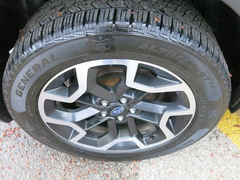 Used 2017 Subaru Crosstrek 2.0i Premium image 34