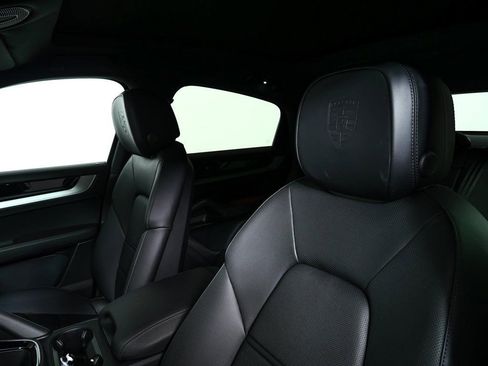 Used 2026 Porsche Cayenne Coupe AWD/4WD image 5