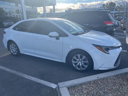 Used 2025 Toyota Corolla LE w/ Convenience Package image 31