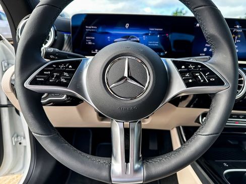 Used 2025 Mercedes-Benz CLA 250 image 13