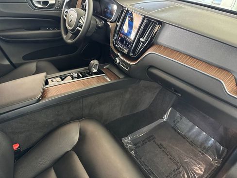 Certified 2023 Volvo XC60 B5 Plus w/ Climate Package FWD image 15