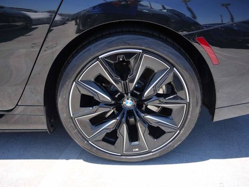 Used 2026 BMW 750e xDrive w/ Premium Package AWD/4WD image 6