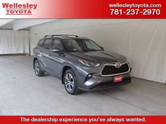 Used 2023 Toyota Highlander XLE AWD/4WD video 1