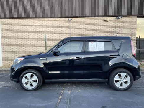 Used 2016 Kia Soul FWD image 2