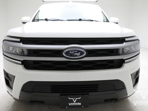 Used 2022 Ford Expedition Max XLT image 8
