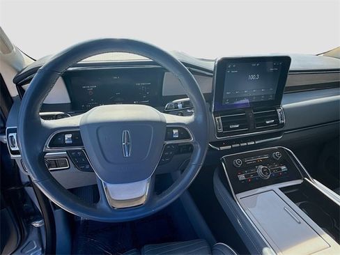 Used 2020 Lincoln Navigator Black Label w/ Cargo Convenience Package image 10