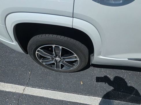 Used 2018 GMC Acadia Denali w/ Technology Package AWD/4WD image 5