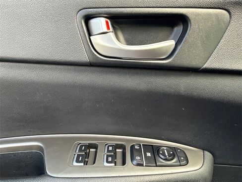 Used 2020 Kia Optima SE image 18