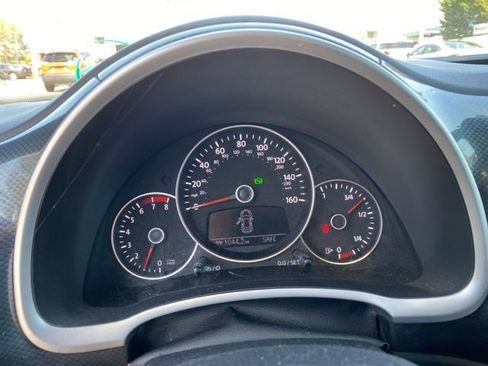 Used 2012 Volkswagen Beetle 2.0T image 17