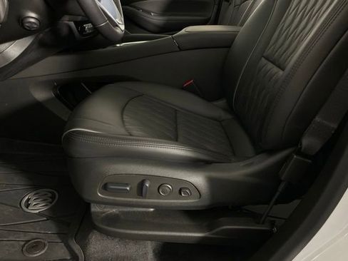 Used 2024 Buick Enclave Avenir w/ Trailering Package, 5000 lbs. FWD image 33