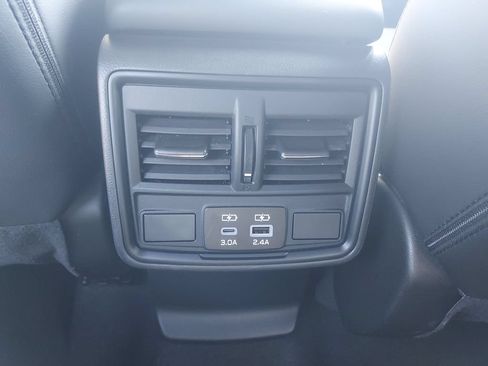 Used 2025 Subaru Forester Premium AWD/4WD image 13