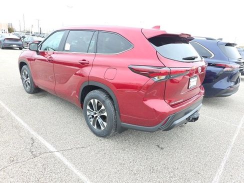 New 2026 Toyota Highlander XLE image 5