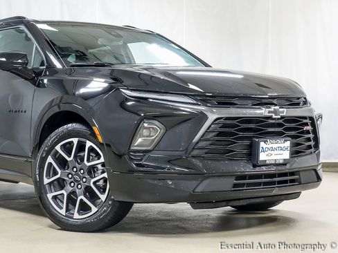 Certified 2025 Chevrolet Blazer RS image 3
