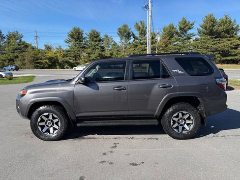 Used 2021 Toyota 4Runner TRD Off-Road image 3