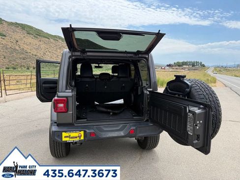 Used 2020 Jeep Wrangler Unlimited Sahara AWD/4WD image 31