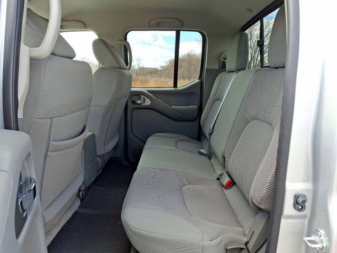 Used 2021 Nissan Frontier SV w/ SV Utility Package RWD image 19