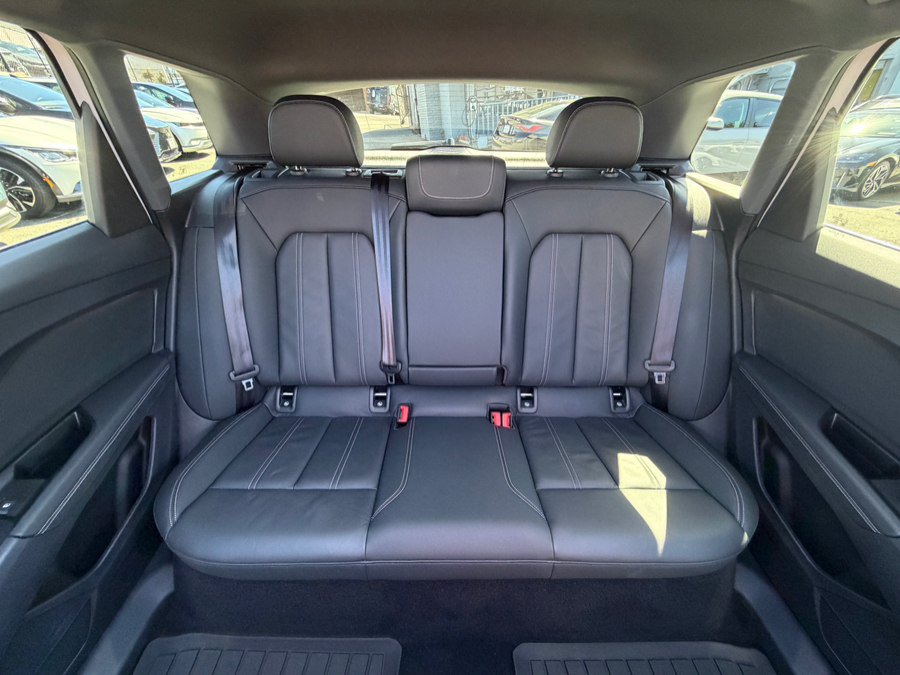 Used 2023 Audi Q4 e-tron Premium Plus w/ Premium Plus RWD image 36