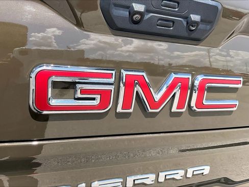 Used 2023 GMC Sierra 1500 AT4 w/ AT4 Premium Package AWD/4WD image 31