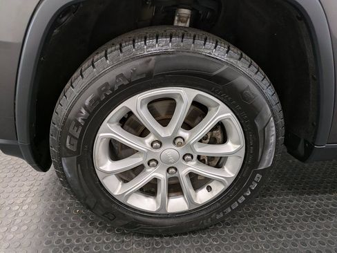 Used 2021 Jeep Grand Cherokee Laredo image 7