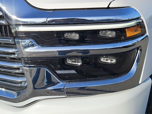 Used 2025 RAM 2500 Laramie image 12