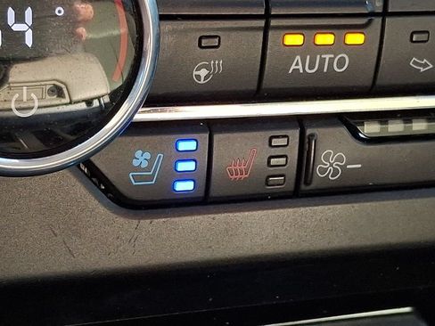 Certified 2021 Ford Expedition XLT RWD image 25