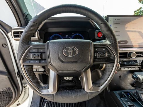 Used 2025 Toyota Tacoma TRD Sport w/ TRD Sport Upgrade Package AWD/4WD image 19