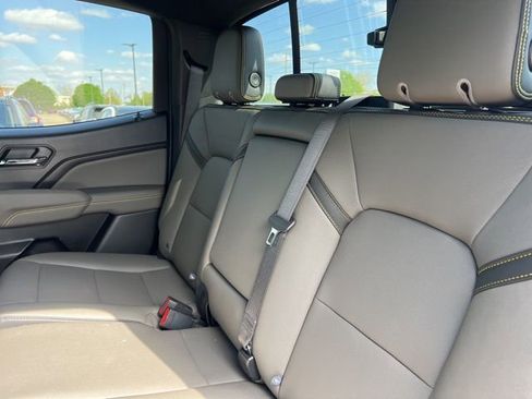 Used 2025 Chevrolet Colorado ZR2 AWD/4WD image 8