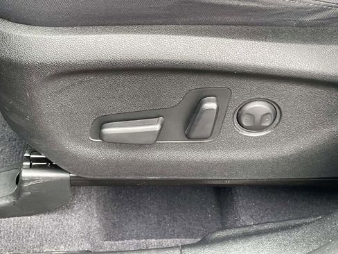 Used 2019 Kia Sorento LX image 18