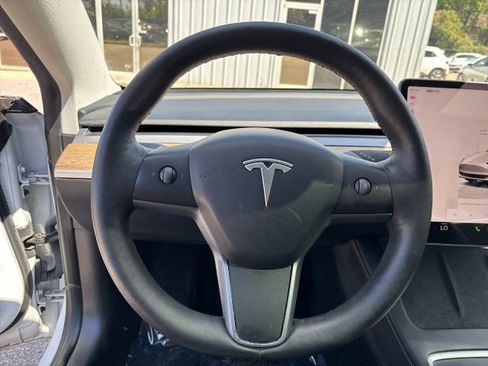 Used 2023 Tesla Model 3 Standard Range image 15