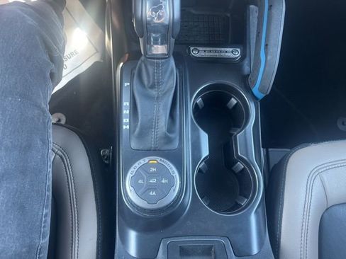 Used 2024 Ford Bronco Wildtrak image 29