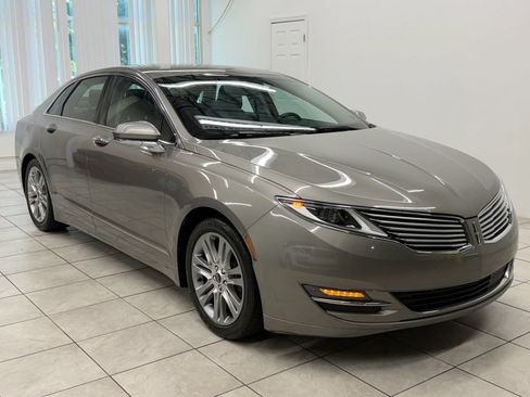 Used 2015 Lincoln MKZ FWD image 1
