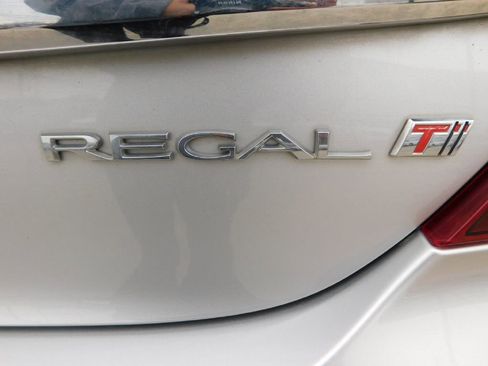 Used 2016 Buick Regal Premium image 11