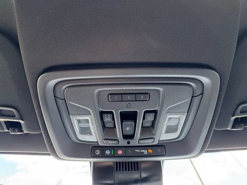 Used 2024 Chevrolet Silverado 1500 High Country w/ High Country Premium Package AWD/4WD image 32
