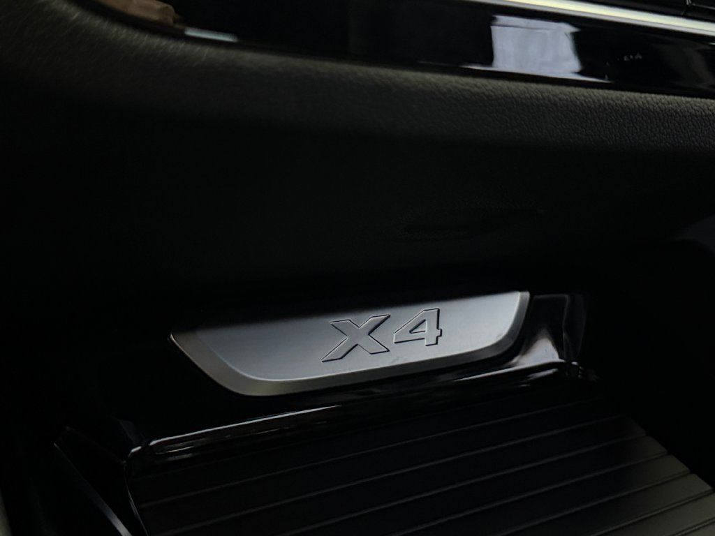Used 2020 BMW X4 xDrive30i AWD/4WD image 23