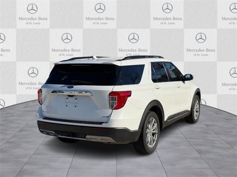 Used 2020 Ford Explorer XLT w/ Equipment Group 202A image 3