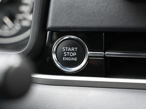 Used 2024 Mitsubishi Outlander SE Black Edition image 29