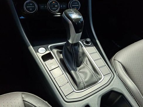 Certified 2023 Volkswagen Jetta SE FWD image 18
