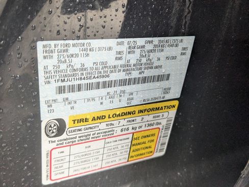 Used 2025 Ford Expedition Active RWD image 43