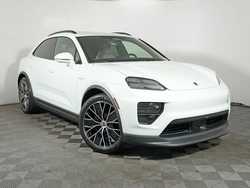 Certified 2026 Porsche Macan 4 Electric AWD/4WD image 9
