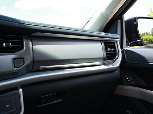 Used 2024 Ford Expedition Max XLT RWD image 27