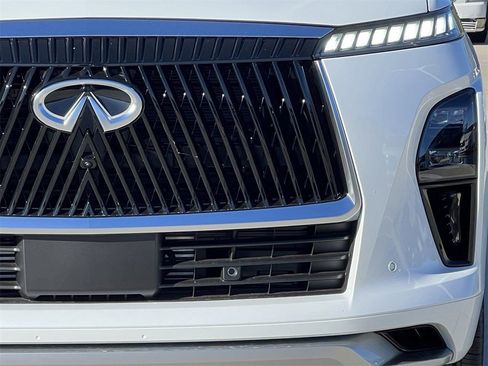 New 2026 INFINITI QX80 Luxe RWD image 8